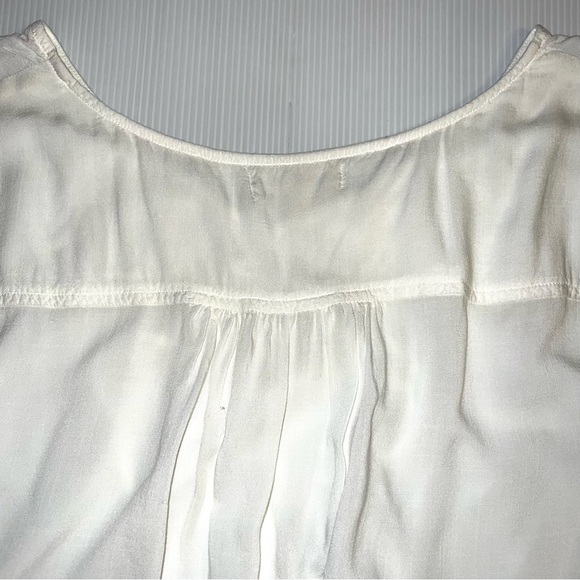 Cloth & Stone Women’s Ivory Bell Sleeve Keyhole Tie Top. Sz M - Picture 9 of 10